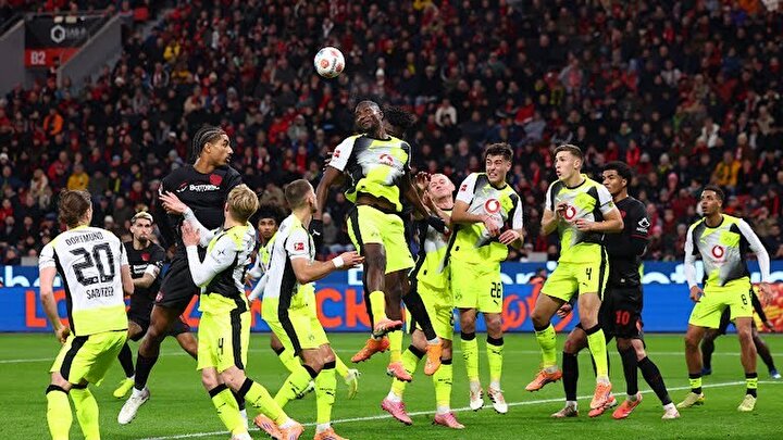 زنبورها قلعه لورکوزن را فتح کردند؛ بازگشت دورتموند به کورس قهرمانی