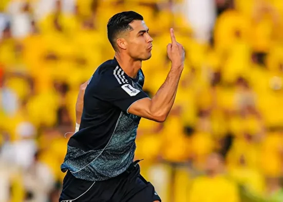 واکنش رونالدو به تشویق مسی؛ هیس سکوت کنید+ عکس