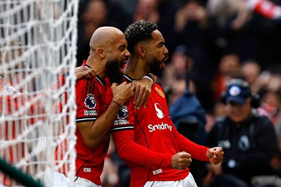 کریک با یونایتد در اوج / شیاطین سرخ، ویلا را دبل کردند