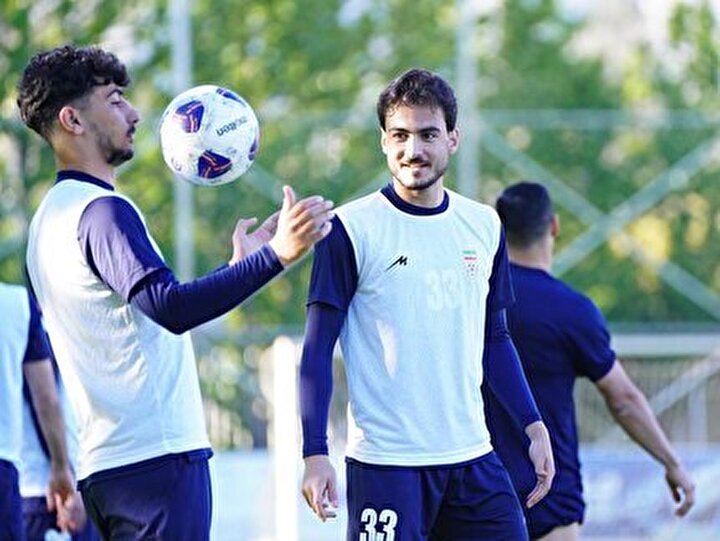 تمرین با انگیزه ملی‌پوشان در کمپ تیم‌های ملی/ قلعه‌نویی پا به توپ شد