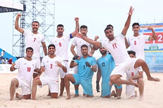 صدرنشینی تیم ملی فوتبال ساحلی ایران و صعود به نیمه‌نهایی