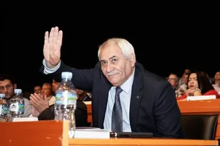 جلود باز هم رئیس فدراسیون جهانی وزنه‌برداری شد؛ انصراف انوشیروانی از کاندیداتوری برای دبیرکلی