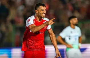 برتری پرسپولیس برابر ذوب‌آهن؛ صعود سرخ‌ها به رتبه دوم