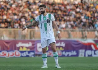 به جا مانده از دیدار استقلال و خیبر؛ از فحاشی آبی‌ها تا حرکت جنجالی پرسپولیسی سابق!