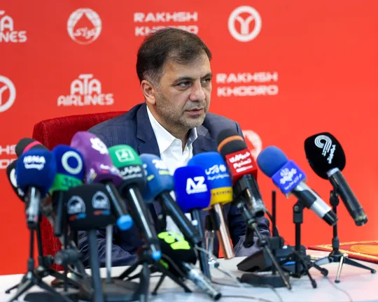 کریمی: برای قهرمانی تراکتور تمام تلاش‌مان را می‌کنیم/ پیگیر حضور هواداران در دیدار با پیکان هستیم