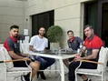 شماره هشت در مقر سرخ‌ها