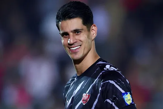 نیازمند: بستن بازوبند پرسپولیس باعث افتخارم است
