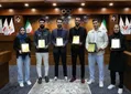 مدال آوران جهانی اسکیت پاداش دریافت کردند