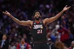 شوک به NBA؛ امبید ۱۷ روز پس از جراحی به مسابقه برگشت