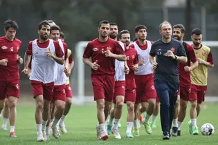 تمرین پرسپولیس تحت تاثیر طوفان و بارش باران