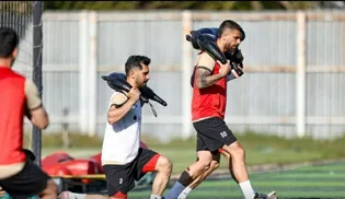 پرسپولیس برای ادامه لیگ استارت زد