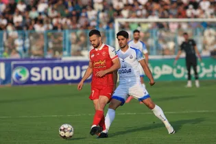 برتری ملوان مقابل پرسپولیس در نیمه نخست؛ کاپیتان روی مخ پرسپولیسی‌ها!