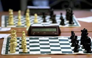 پدر شطرنج‌باز نونهال: پسرم به خاطر دل‌درد در یک مسابقه شرکت نکرد/ از شایعه سازان شکایت می‌کنم