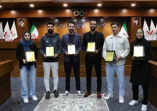 مدال آوران جهانی اسکیت پاداش دریافت کردند