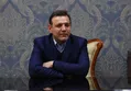 عزیزی خادم به کیش رفت!