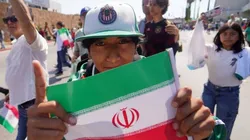 ورزشگاه به رنگ ایران؛ سکوها در تسخیر هواداران یوزها