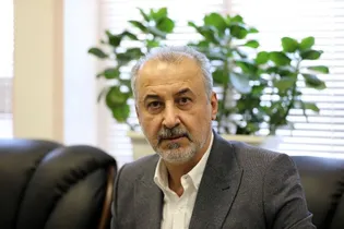 درویش: من را هم تهدید به جدایی از پرسپولیس نکنید!/ دسیسه نکنند، با اورونوف تمدید می‌کنیم