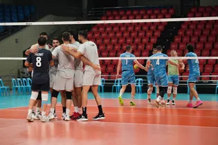 شاگردان پیاتزا آژیر خطر را در مانیل به صدا درآوردند؛ پیروزی ایران برابر تیم چهارم جهان